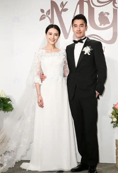 高圆圆穿着朴素赴婚礼 女神如何避抢新娘风头