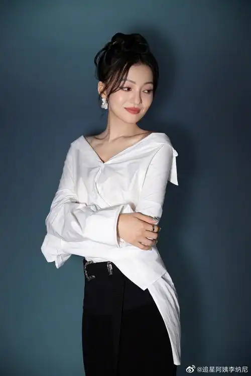#张韶涵白衣黑裙##声生不息宝岛季#