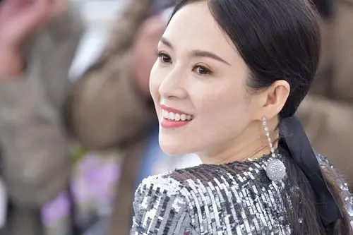 章子怡戛纳大师班谈王家卫动情落泪,连怀孕都是他最早知道的_中国