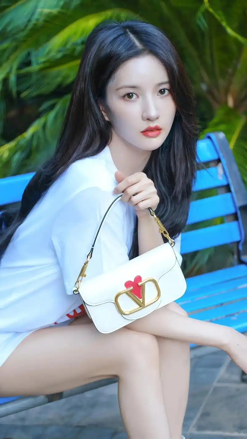 刘些宁绝美壁纸.#刘些宁 #明星壁纸 #超清图片 - 抖音