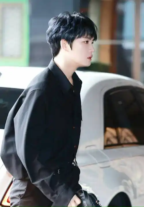 李多海婚礼现场公布,众一线韩星受邀参加,金在中权志龙近状曝光_崔东