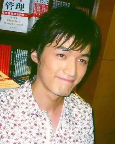 看过12年前胡歌旧照 你会知道发型有多重要(图)