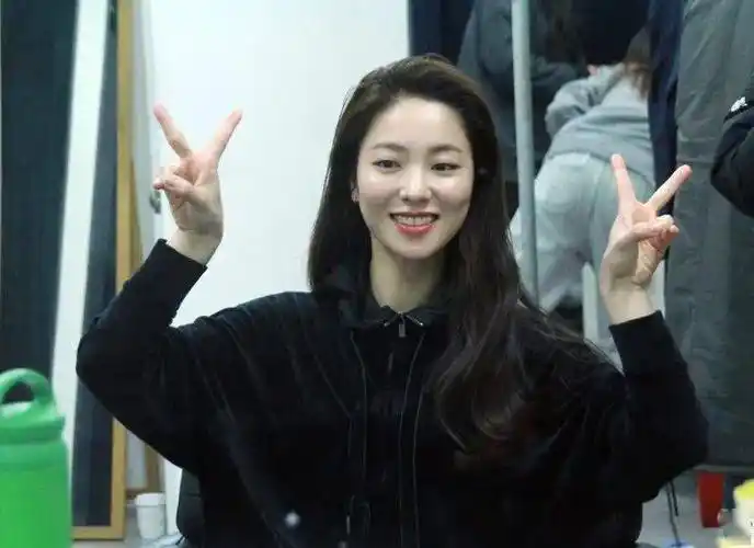 39 0931 2189, 42070935 651033 9799