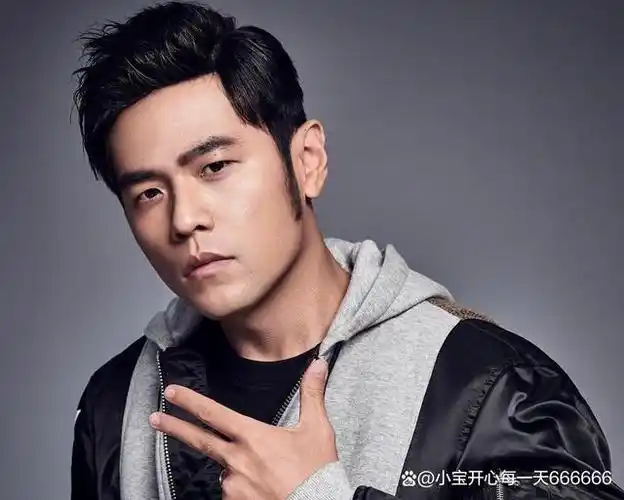 说到音乐才子周杰伦,相信太多人喜欢听他的歌曲了,2000年11月,发行