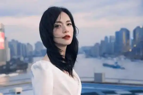 盘点婚内出轨的7位女明星个个都是清纯形象但人后实在是疯狂