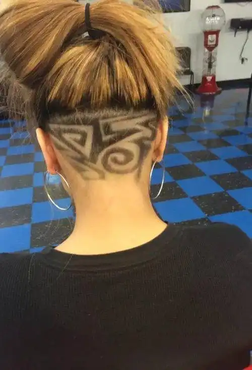 女生长头发内剃发型设计