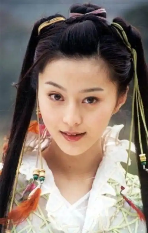 【那些古装戏里的美人】范冰冰:出道之初的她,开始尝试不同的角色.