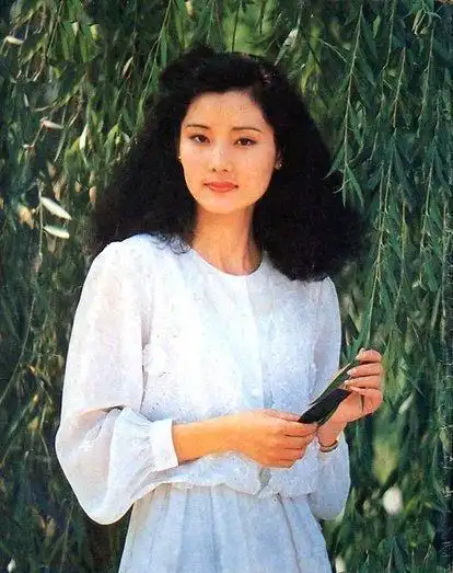 何赛飞丈夫是初恋一辈子只谈一场恋爱只爱他一个人