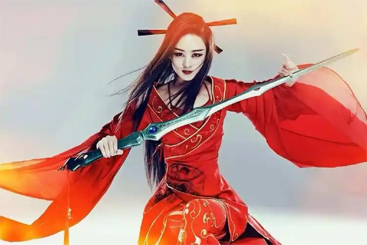 作为狮子怎么可以不发女神的镇楼图呢     补一张花千骨吧