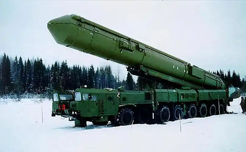拥有130枚ss-19,46枚ss-24洲际导弹,564枚空射巡航导弹,170个核弹发射