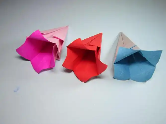 手把手教你折纸喇叭花,简单的一张纸就能折出漂亮的牵牛花