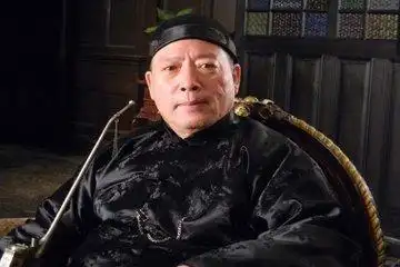 民国"女流氓":青帮创始人之一,杜月笙叫她大姐,却遭婚姻背叛