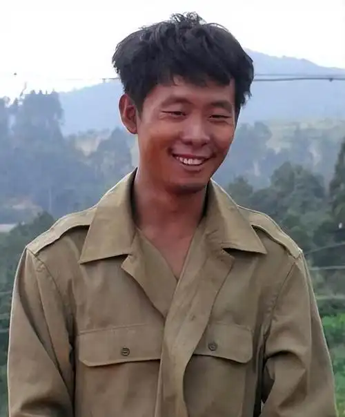 演员张译:守候植物人初恋10年,娶二婚钱琳琳,结婚17年宠妻如宝