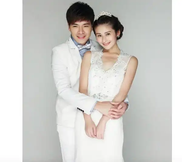 偶像剧男神王传一升级二宝爸,妻子富家千金,岳父母送上亿元豪宅