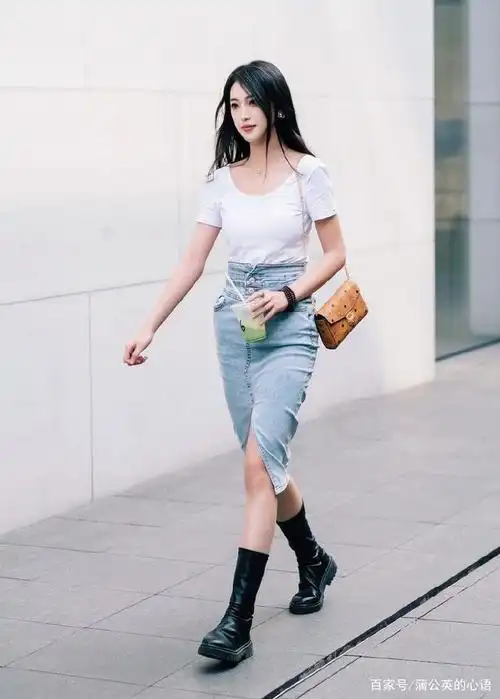 夏季穿搭要清爽,轻盈裙装少不了,雅致又舒适