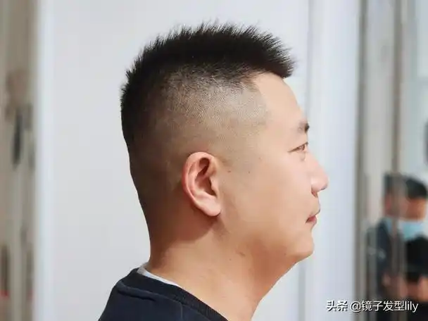 圆头发型图片男,圆头男生适合什么发型(最具人气男士发型来了)_犇涌向