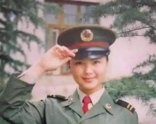 原创韩红自称年轻时是校花本以为她开玩笑看到18岁的照片后相信了