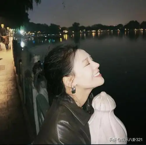 马思纯骑共享单车晒美照别人拍的视频却出卖了她