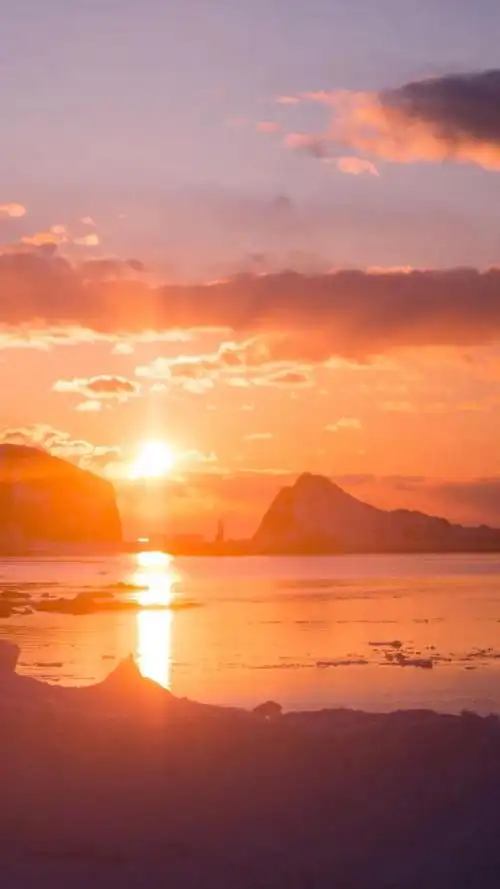 落日余晖映晚霞,一抹夕阳美如画,落日余晖的唯美诗句发朋友圈,落日