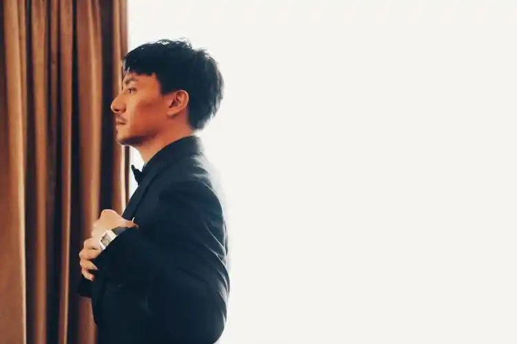 张震新戏新闻张影帝又演又做幕后