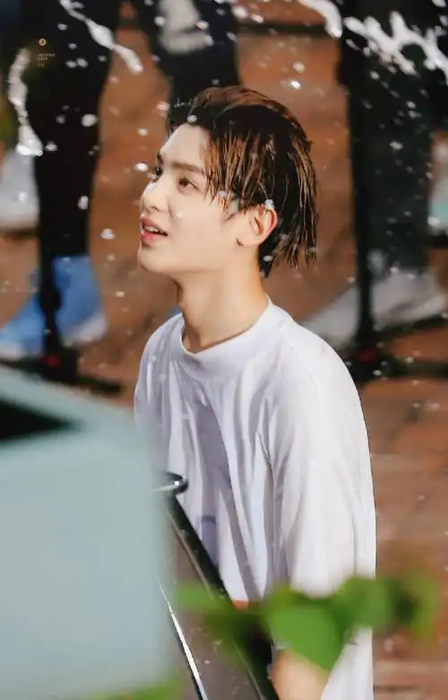 爱豆湿发造型有多撩#黄明昊湿发造型又a又撩!