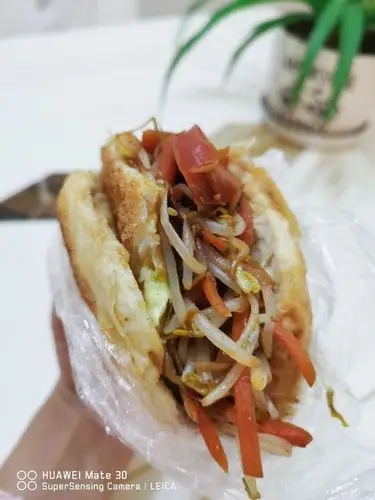 烧饼夹菜