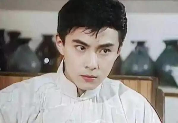 最近,张卫健,我们童年的上帝,有很多消息.