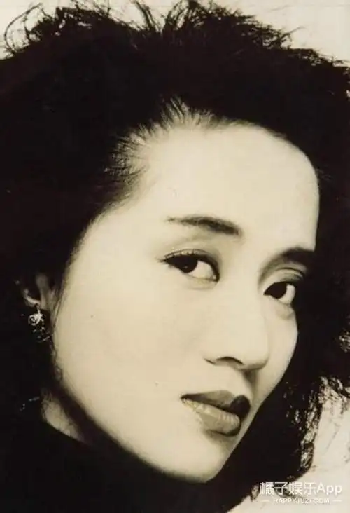 【老照片】梅艳芳:繁华落尽,唯有胭脂紧扣