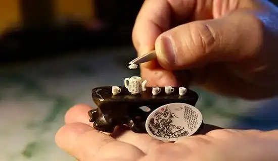 中国非遗微雕展绝技 一毫一厘"微"视界