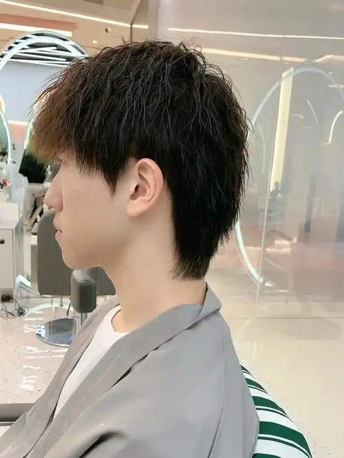 上班族的福利#男士发型参考  #男士烫发  #今日发型  #男生烫发