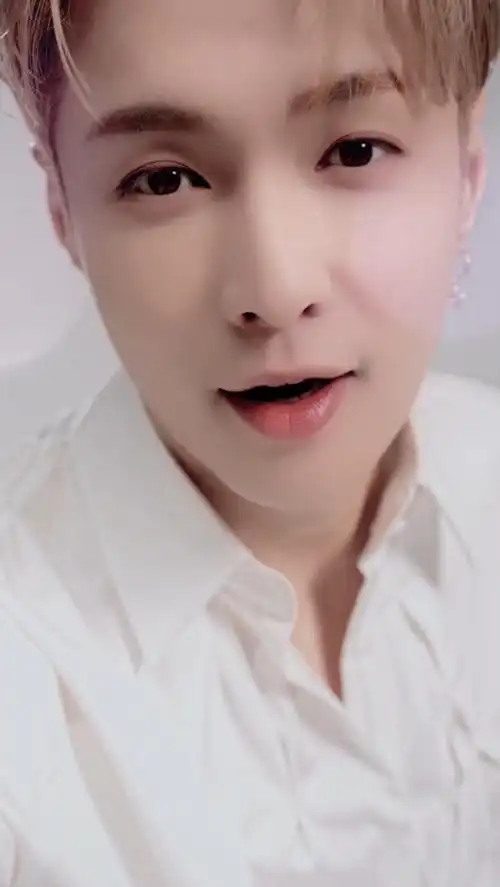 张艺兴曼秀雷敦品牌代言人#笑容好甜呀!