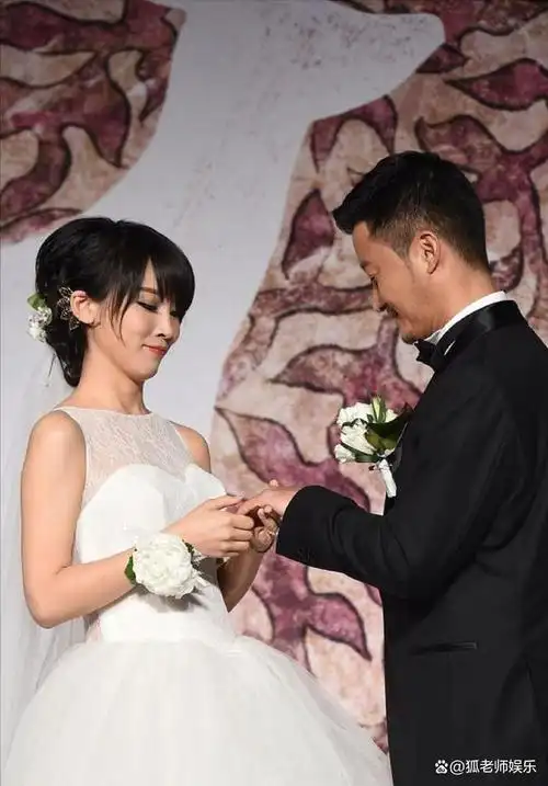 49岁的吴京不能做第二个周一围,他对谢楠的爱需要告诉你吗