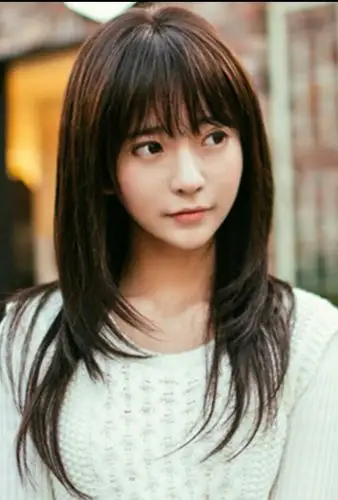 请问一下这是什么脸型,适合留刘海吗?三克油