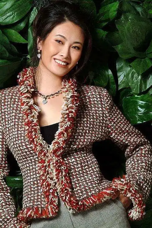 (1993)饰陈雪晴《东方商人》(1993)饰赛金花《道北人》(1995)饰宁馨