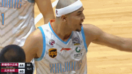 cba第17轮,新疆队主场迎战北京队.