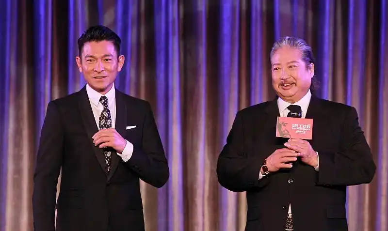 原创刘德华很尊重洪金宝,只要有需求,刘德华必定赶去帮忙