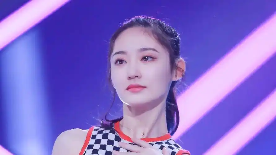 王莫涵《创造101》突破自我 首次挑战热舞性感开撩