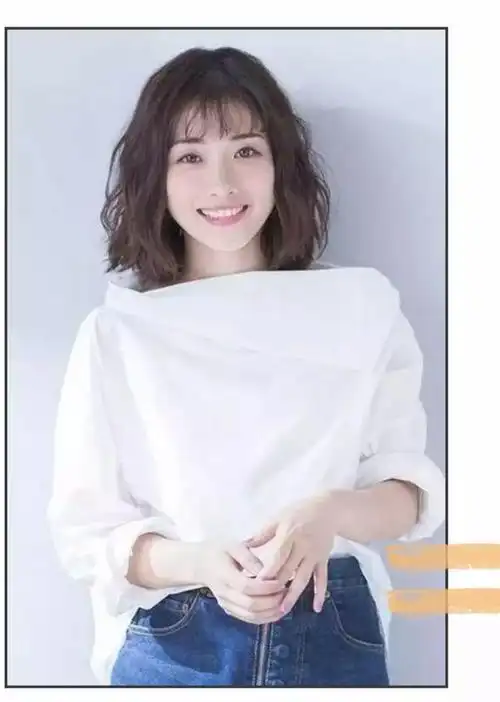 【胖人方脸适合什么发型】专题脸大的女生该如何自救,10种发型参考