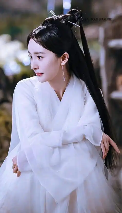 八部破百亿的仙侠剧,赵丽颖杨紫都败给了她,播放量高达500亿