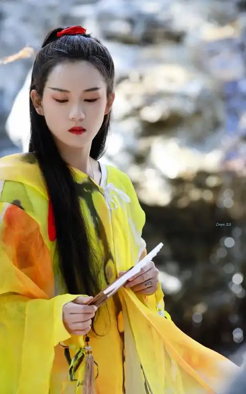 陆柯燃[超话]##陆柯燃长发古风造型