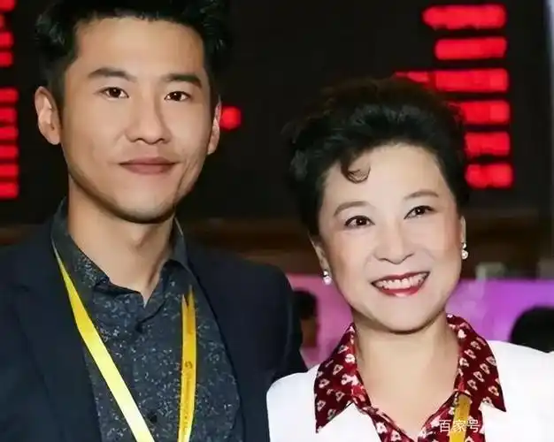 王馥荔丈夫甘当她背后的男人如今儿子也成了当红演员