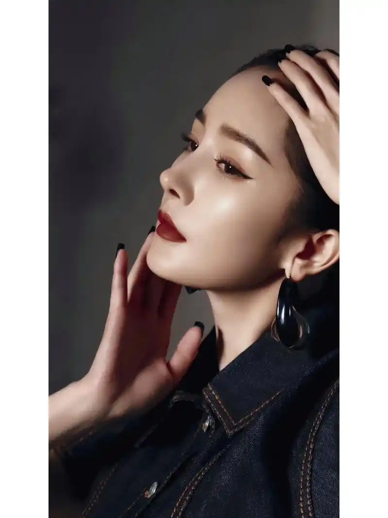 明星穿搭# 烈焰红唇92杨幂这种浓颜系美女真的很适合这种妆容