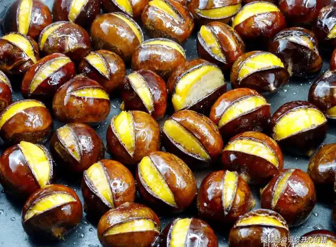 家里做糖炒栗子太简单,只需巧妙1刀,果肉个个蹦出,甜糯真好吃