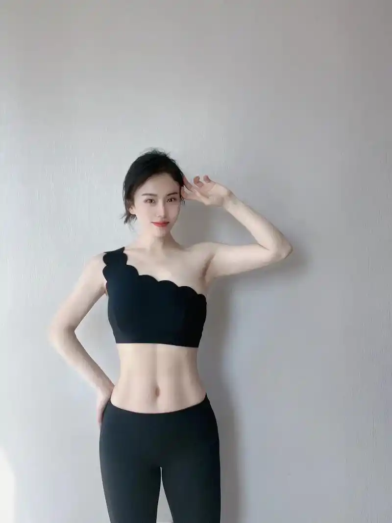 所有的美好会如约而至 #马甲线 #健身 #露腰杀 #女 - 抖音