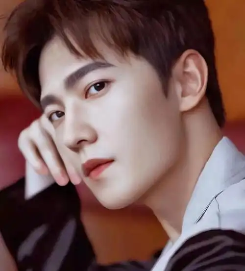 杨洋帅在哪呀,为何说过去的中式美男变油腻了,一起探讨看看