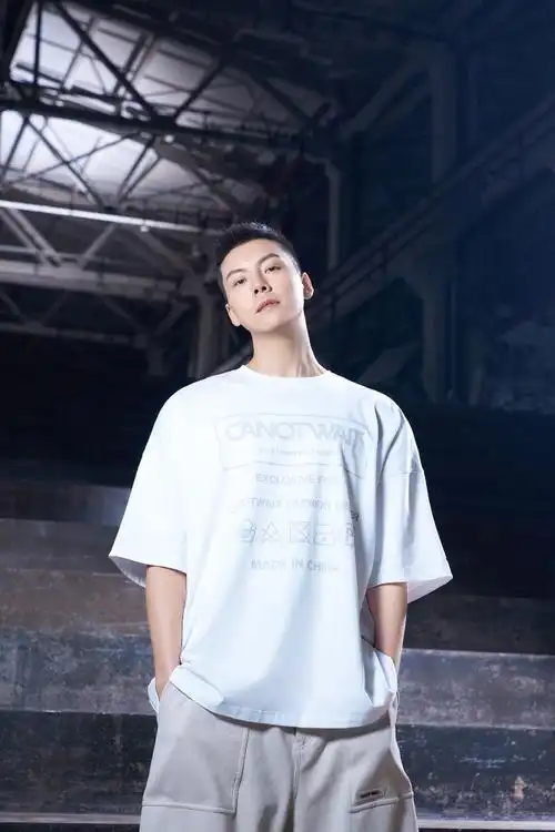 陈伟霆提前入夏穿搭##陈伟霆第一批入夏的男艺人