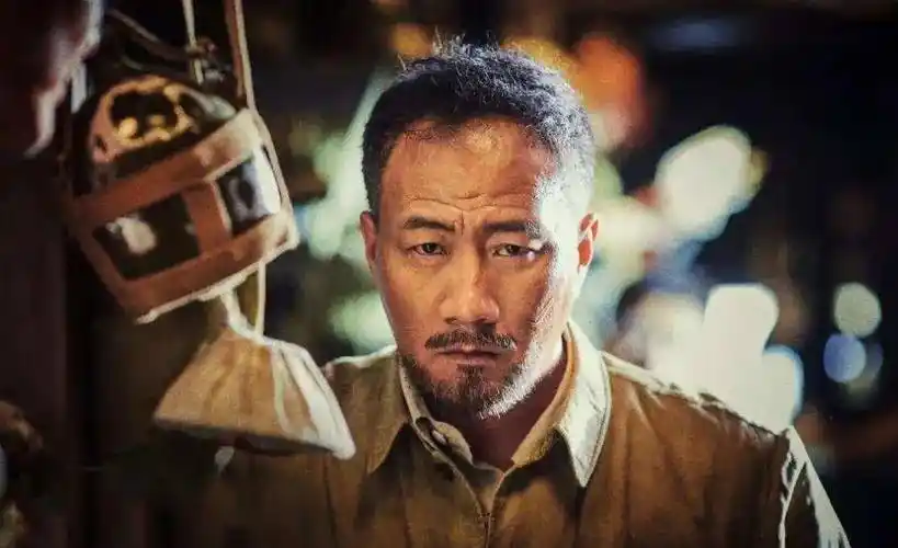 原创和刘烨拍床戏迷倒吴京张涵予这个男星凭什么能男女通吃