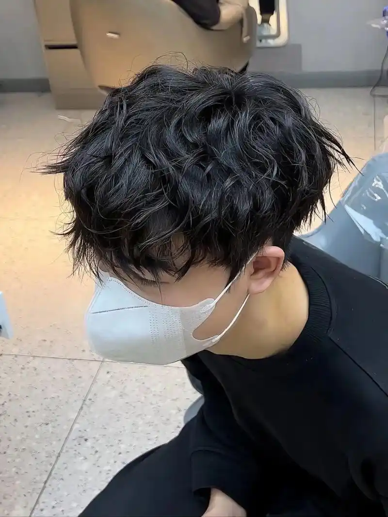 男生法式氛围纹理烫