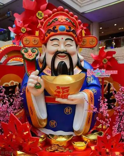 有人居然在财政局门前拜财神这种方式不但荒诞而且违规