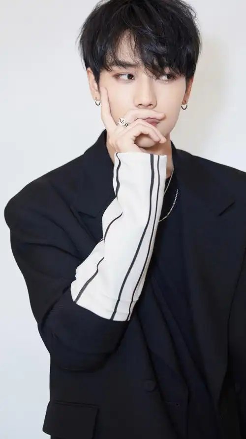 林彦俊帅气写真手机壁纸